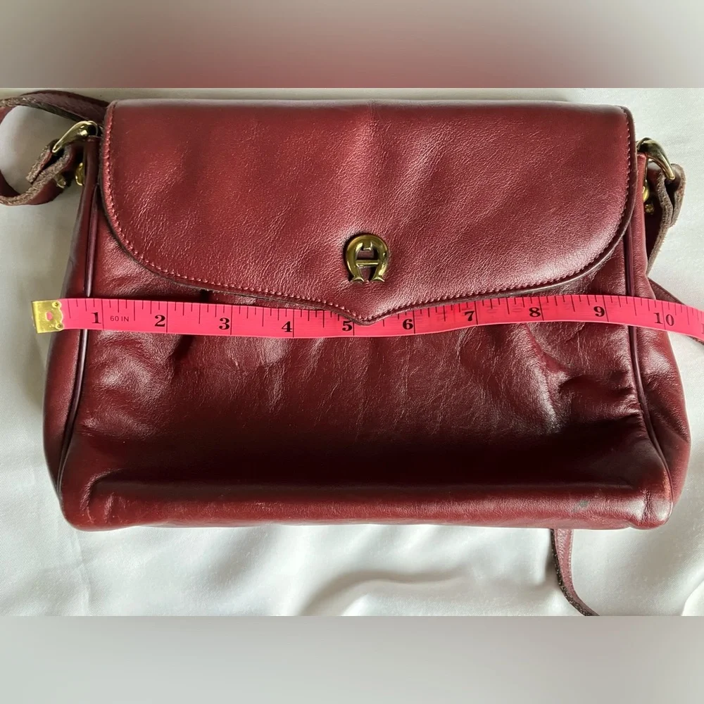 Etienne Aignet Classic Vintage Burgundy Leather Shoulder Bag